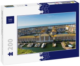 Lais Puzzle - Brighton Yachthafen mit Häusern, Booten und Yachten an einem schönen Tag in East Sussex England - 200 Teile