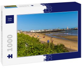 Lais Puzzle - Ein Blick von der Klippenspitze entlang des Strandes in Clacton on Sea, England - 1.000 Teile