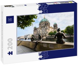 Lais Puzzle - Blick auf 3 Statuen, die am Flussufer sitzen. Land Berlin, Deutschland - 200 Teile