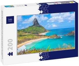 Lais Puzzle - Schöner Blick auf Conceicao und die mittleren Strände mit dem Gipfelberg (Morro do Pico) im Hintergrund, Insel Fernando de Noronha - Brasilien - 200 Teile