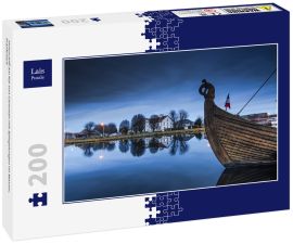 Lais Puzzle - Holzschiff am Kai von Carentan mit Spiegelungen im Wasser, Frankreich - 200 Teile