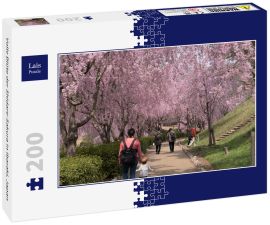 Lais Puzzle - Volle Blüte der Shidare-Sakura in Ibaraki, Japan - 200 Teile