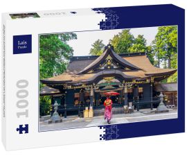Lais Puzzle - Frau im traditionellen japanischen Kimono mit Regenschirm am Katori-Schrein in Chiba, Japan - 1.000 Teile