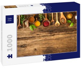 Lais Puzzle - Farbenfrohe Gewürze auf Holztisch - 1.000 Teile