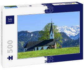 Lais Puzzle - Idyllischer Blick auf die Kirche von Bolsterlang mit herrlicher Kulisse der verschneiten Allgäuer Alpen - 500 Teile