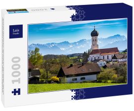 Lais Puzzle - Schönes Oberbayern: Münsing am Starnberger See mit Panoramablick auf Kirche und die Alpen mit Zugspitze - 1.000 Teile
