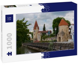 Lais Puzzle - Abensberg in Niederbayern, Maderturm und Stadtmauer, blauer Himmel im Sommer - 1.000 Teile
