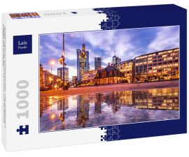 Lais Puzzle - Spiegelungen in Frankfurt am Main. Tolle Spiegelung in Pfützen. Die Stadt, die Wolkenkratzer und die Straßen spiegeln sich im Wasser - 1.000 Teile