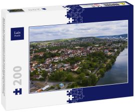 Lais Puzzle - Blick aus der Vogelperspektive auf die Stadt Margetshöchheim und Veitshöchheim in Deutschland an einem sonnigen Tag im Frühling. - 200 Teile