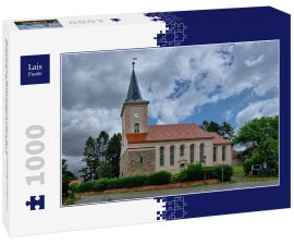 Lais Puzzle - Dramatischer Wolkenhimmel über der denkmalgeschützten Stadtkirche Biesenthal (Blick von Süden) - 1.000 Teile
