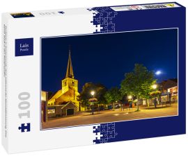 Lais Puzzle - Dorfplatz in Zoeterwoude-dorp während der Abenddämmerung. Eine kleine Stadt in den Niederlanden - 100 Teile