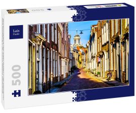 Lais Puzzle - Sonnenuntergang über engen Straßen in der historischen Stadt Middelburg in der Provinz Zeeland, Niederlande - 500 Teile