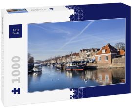 Lais Puzzle - Historische Häuser und Boote vor Anker in Brielle, Niederlande - 1.000 Teile