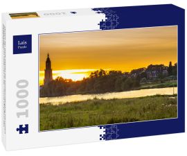 Lais Puzzle - Skyline der Stadt Rhenen bei Sonnenuntergang mit Cunera Kirche und Fluss Nederrrijn in der Provinz Utrecht in den Niederlanden - 1.000 Teile