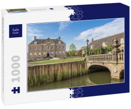 Lais Puzzle - Brücke, die zum historischen Schloss Eerde in Ommen, Niederlande, führt - 1.000 Teile