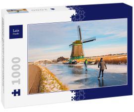 Lais Puzzle - Zwei Eisläufer, die an einem kalten Februartag auf einem zugefrorenen Poldergraben in Opmeer, Niederlande, Schlittschuhlaufen - 1.000 Teile