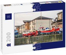 Lais Puzzle - Kleine bunte Boote und Yachten im Hafen von Kirkcaldy Schottland - 200 Teile