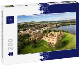 Lais Puzzle - Die Skyline von Linlithgow mit den Ruinen des Linlithgow Palace und der St. Michael's Kirche aus der Luft. Linlithgow, West Lothian, Schottland - 200 Teile