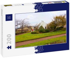 Lais Puzzle - Park im Zentrum des kleinen Dorfes Banton in North Lanarkshire, Schottland - 200 Teile