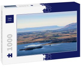 Lais Puzzle - Blick nach Westen von den Lomond Hills auf Kinross, Loch Leven und die entfernten Ochil Hills, Fife, Schottland - 1.000 Teile