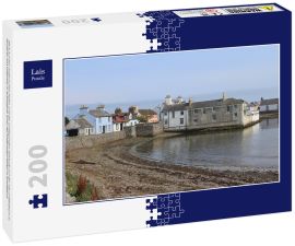 Lais Puzzle - Blick auf den malerischen Hafen und die umliegenden Gebäude auf der Isle of Whithorn in Dumfires und Galloway in Schottland. Einer der südlichsten Häfen in Schottland - 200 Teile