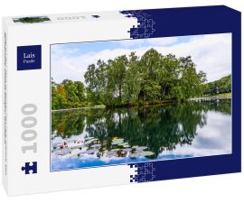 Lais Puzzle - Insel auf dem Teich im Rouken Glen Park, Giffnock, East Renfrewshire, Südseite Glasgow, Schottland - 1.000 Teile