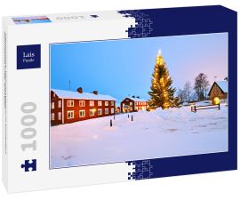 Lais Puzzle - Geschmückter Weihnachtsbaum im Kirchendorf Gammelstad, Lulea; Schweden - 1.000 Teile