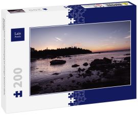 Lais Puzzle - Wunderschoner Sonnenuntergang am steinigen Strand in Gävle, Schweden - 200 Teile