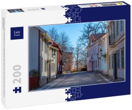 Lais Puzzle - Schöne alte Holzhäuser in Wadkoping historisches Viertel von Orebro, Schweden - 200 Teile