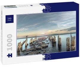 Lais Puzzle - Alter Pier bei Sonnenuntergang im Naturreservat in der Stadt Timrå, Schweden - 1.000 Teile