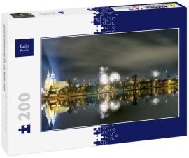 Lais Puzzle - Neujahrsfeuerwerk über Gniezno, Polen; nächtlicher Blick auf die gotische Kathedrale am See. Winter 2020 - 200 Teile