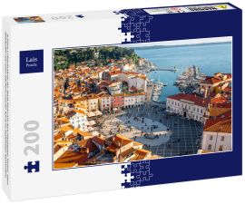 Lais Puzzle - Schöne Luftaufnahme der Stadt Piran mit dem Hauptplatz Tartini, alten Gebäuden mit roten Dächern und der Adria im Südwesten Sloweniens - 200 Teile