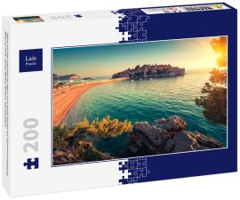Lais Puzzle - Blick auf das adriatische Meer und Sveti Stefan bei Sonnenuntergang. Milocer Park. Küste Budva Riviera. Montenegro - 200 Teile