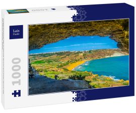 Lais Puzzle - Luftaufnahme der Ir-Ramla-Bucht auf Gozo durch die Tal-Mixta-Höhle, Malta - 1.000 Teile