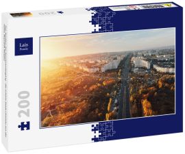 Lais Puzzle - Das Stadttor bei Sonnenuntergang - die schöne Stadt Chisinau aus der Höhe, Republik Moldau - 200 Teile