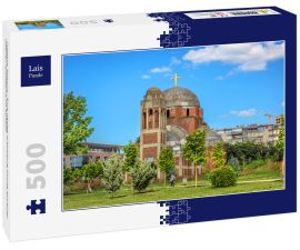 Lais Puzzle - Pristina, Kosovo - Eine riesige orthodoxe Kirche auf einer offenen Grasfläche im Kosovo - 500 Teile