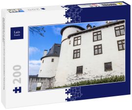 Lais Puzzle - Die Gebäude von Schloss Clerf an einem bewölkten Februartag, Teilansicht von außen - 200 Teile