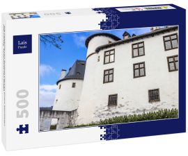 Lais Puzzle - Die Gebäude von Schloss Clerf an einem bewölkten Februartag, Teilansicht von außen - 500 Teile