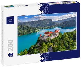 Lais Puzzle - Bled, Slowenien - Panoramablick aus der Luft auf die wunderschöne Burg Bled (Blejski Grad) mit dem Bleder See (Blejsko Jezero), der Kirche Maria Himmelfahrt und den Julischen Alpen im Hintergrund an einem Sommertag - 200 Teile