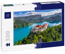 Lais Puzzle - Bled, Slowenien - Panoramablick aus der Luft auf die wunderschöne Burg Bled (Blejski Grad) mit dem Bleder See (Blejsko Jezero), der Kirche Maria Himmelfahrt und den Julischen Alpen im Hintergrund an einem Sommertag - 500 Teile