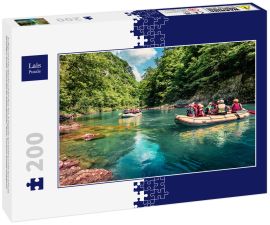 Lais Puzzle - Ausflüge mit Schlauchbooten auf dem Fluss Tara. Aufregender Sommerblick auf die Tara-Schlucht, Montenegro, Europa. Schöne Welt der Mittelmeerländer. Aktiver Tourismus Konzept Hintergrund - 200 Teile