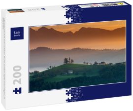 Lais Puzzle - Herbstlandschaft einer schönen Kirche auf dem Gipfel eines Hügels, in Slowenien - 200 Teile