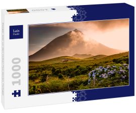 Lais Puzzle - Riesiger Stier vor dem Vulkan Pico-Azoren, Portugal - 1.000 Teile