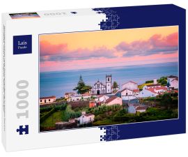 Lais Puzzle - Wunderschöner rosa Sonnenaufgang in einem Dorf in Nordeste, Insel Sao Miguel, Azoren, Portugal - 1.000 Teile