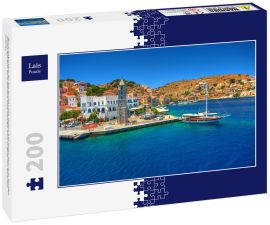 Lais Puzzle - Blick auf das griechische Meer Simy Insel Hafen Hafen, klassische Schiff Yachten, Häuser auf der Insel Hügel, Touristen Ägäis Bucht. Griechenland Inseln Urlaub Urlaub Reise Touren von Rhodos Insel. Griechenland Architektur - 200 Teile