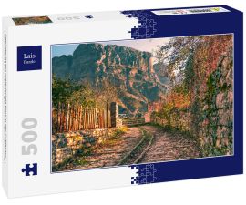 Lais Puzzle - Papingo ist ein malerisches Dorf in der Präfektur Ioannina, das an den Hängen des Berges Tymfi liegt. - 500 Teile