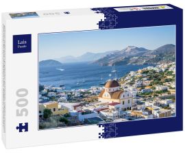 Lais Puzzle - Schönes mediterranes griechisches Dorf Pantelis, umgeben von einem Berg mit antiker Burg, am Ägäischen Meer gelegen, mit bunten Häusern und schönen Kirchen und Basiliken, Leros, Dodekanes, Griechenland - 500 Teile