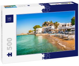 Lais Puzzle - Insel Patmos, Griechenland. Dorf Skala und Hafenansicht mit Strand am Hafen - 500 Teile