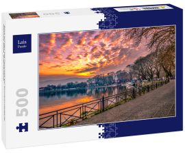 Lais Puzzle - Blick auf den See Pamvotis bei Sonnenuntergang. Ioannina Stadt, Griechenland - 500 Teile