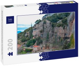 Lais Puzzle - Blick auf die Klippen und die beeindruckenden Felsen des Klosters Mega Spilaio (die große Höhle). Kalavryta Griechenland © GIORGOS / stock.adobe.com - 200 Teile